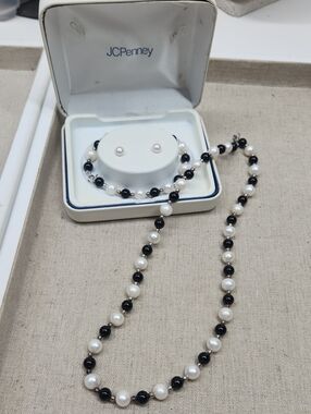 JC Penney Black and White REAL STERLING SILVER Pearl Necklace W/ Matching Studs